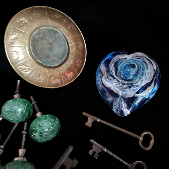 Grandpa's Vintage Antique Lot Glass Knobs Paperweight Trinket Dish Keys & Coins - Picture 11 of 16